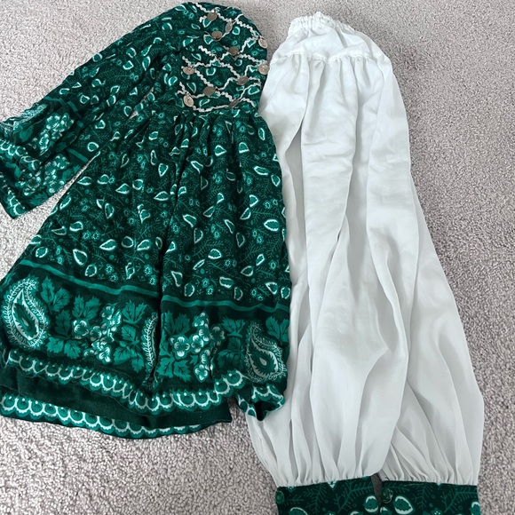 Afghan Traditional Clothes - Picture 2 of 3